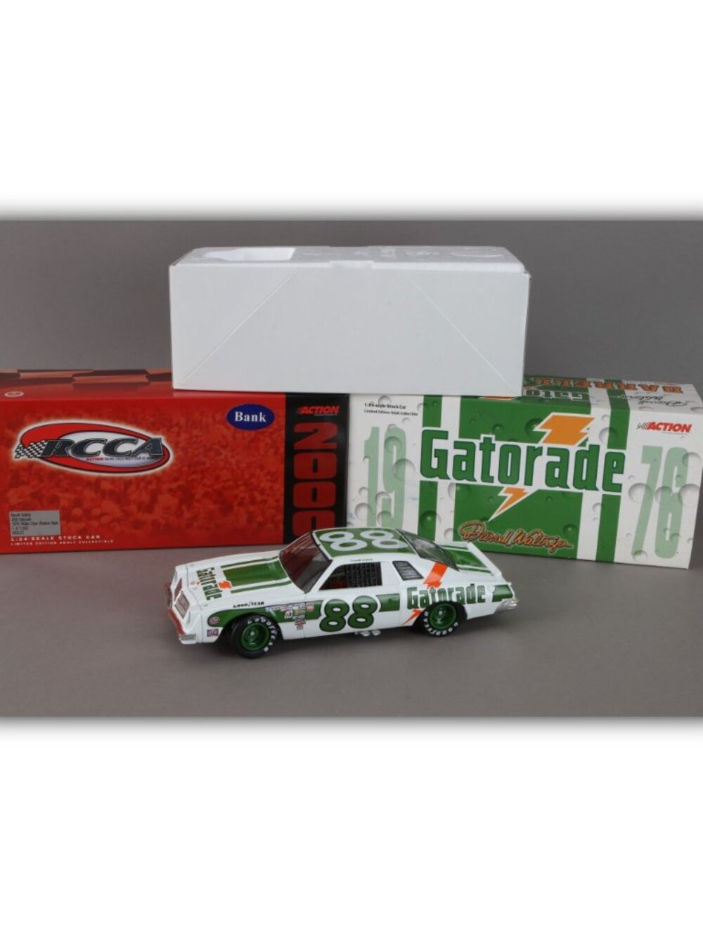 DARRELL WALTRIP RCCA ACTION 1/24 GATORADE 1976 CHEVY MALIBU CWB #163/1002 XRARE!